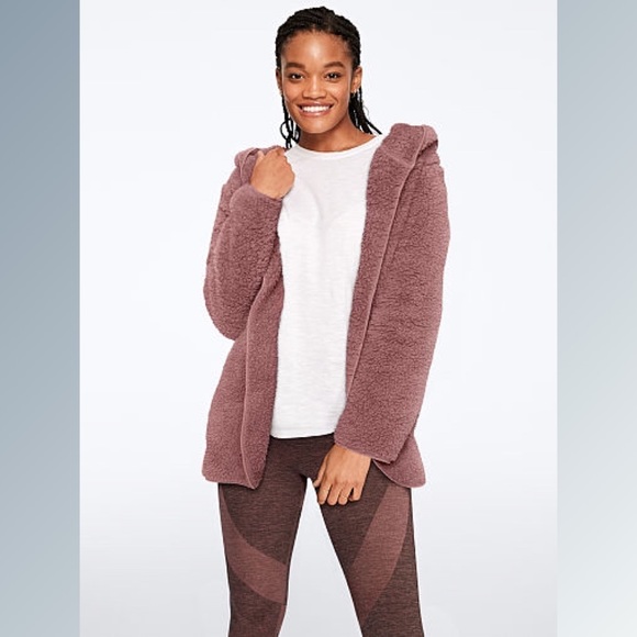 ⭐️⭐️ VS PINK Sherpa Cardigan⭐️⭐️ - Picture 1 of 4
